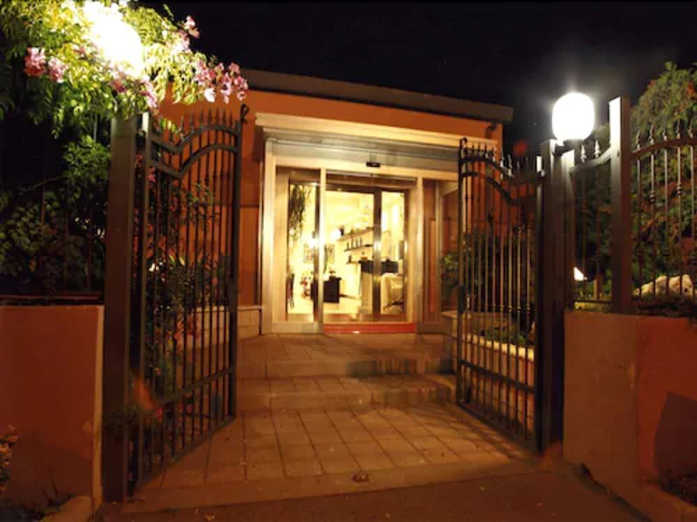 Hotel Palace 2000 Pomezia Exterior foto