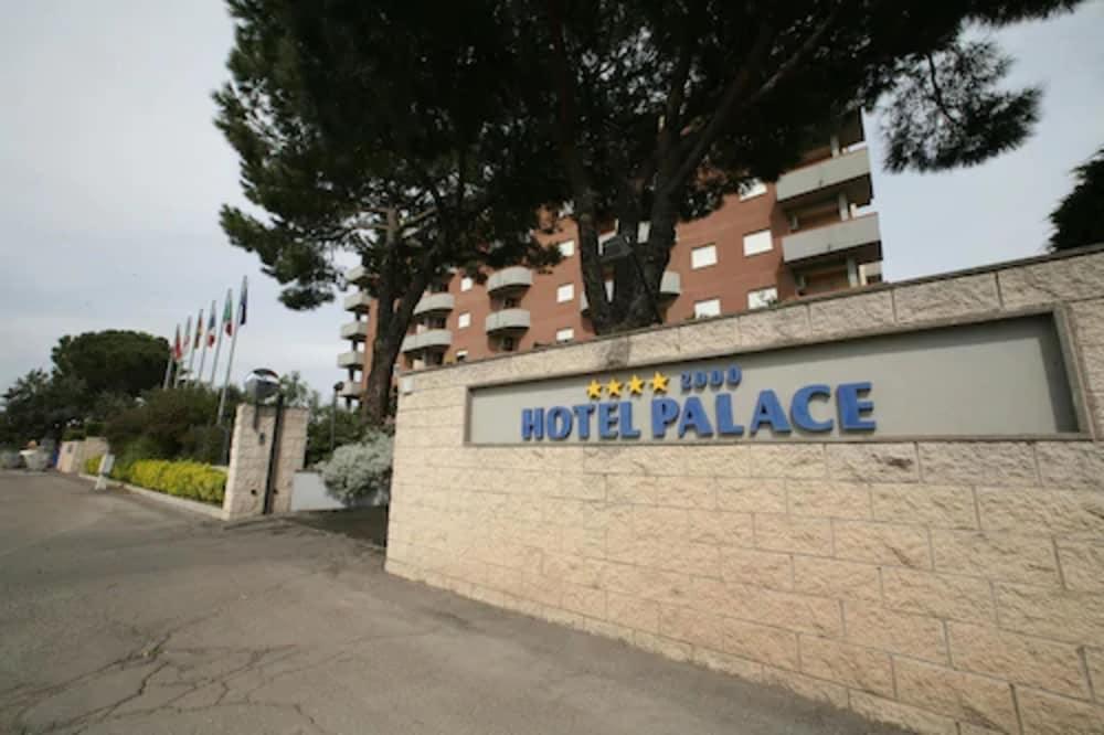 Hotel Palace 2000 Pomezia Exterior foto