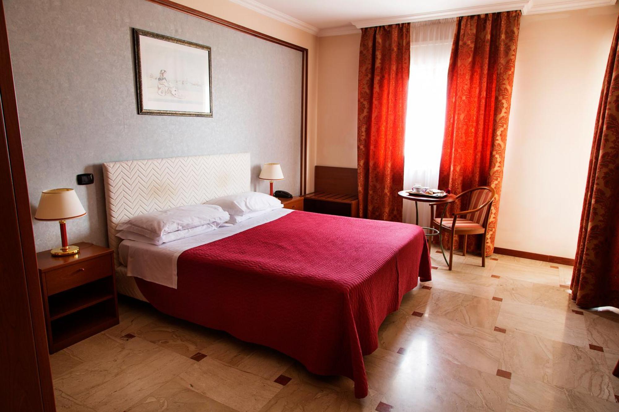 Hotel Palace 2000 Pomezia Zimmer foto