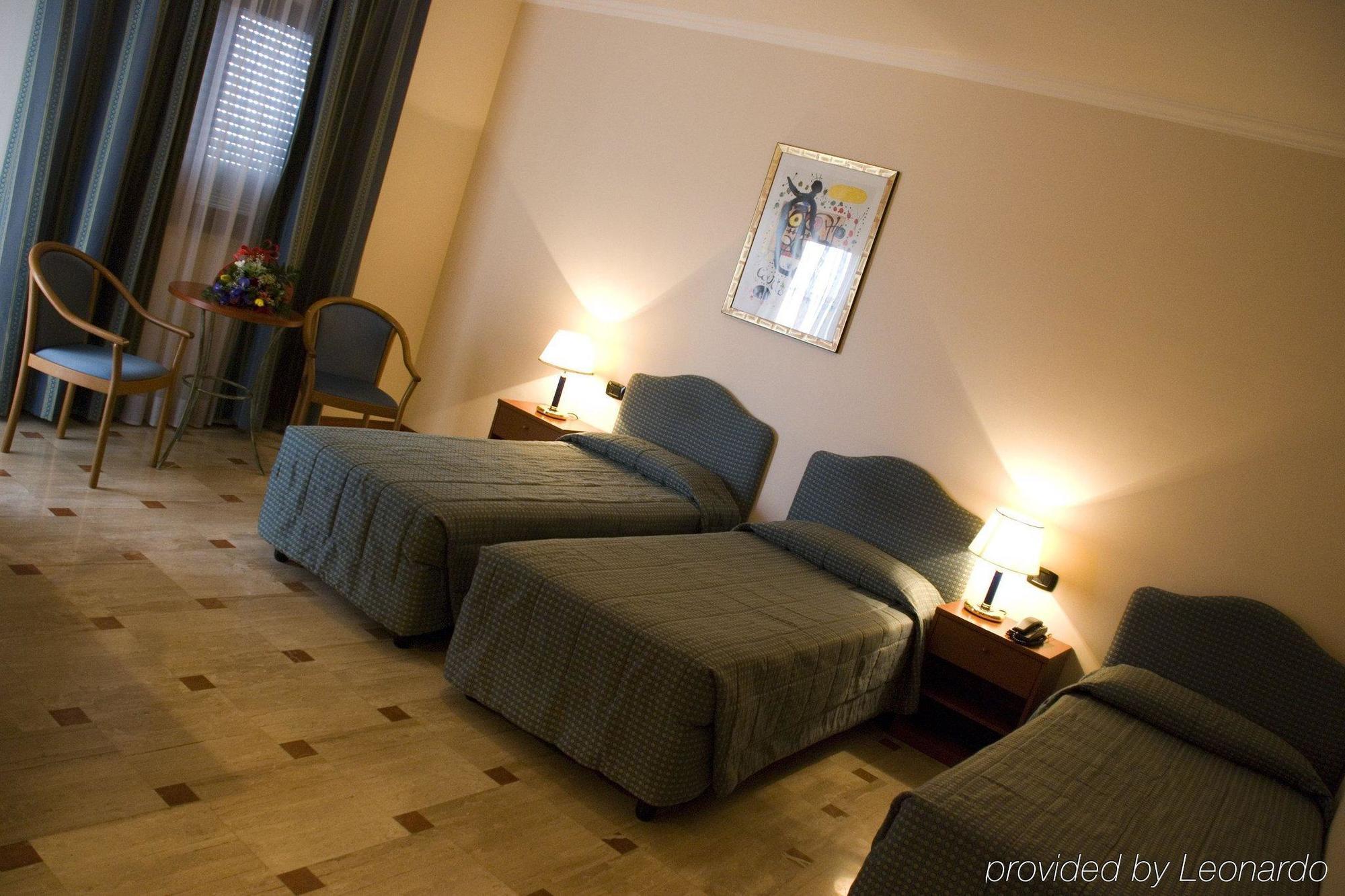 Hotel Palace 2000 Pomezia Zimmer foto